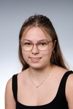 1. STELLVERTRETUNGHOCHRAINER Klara, 6A